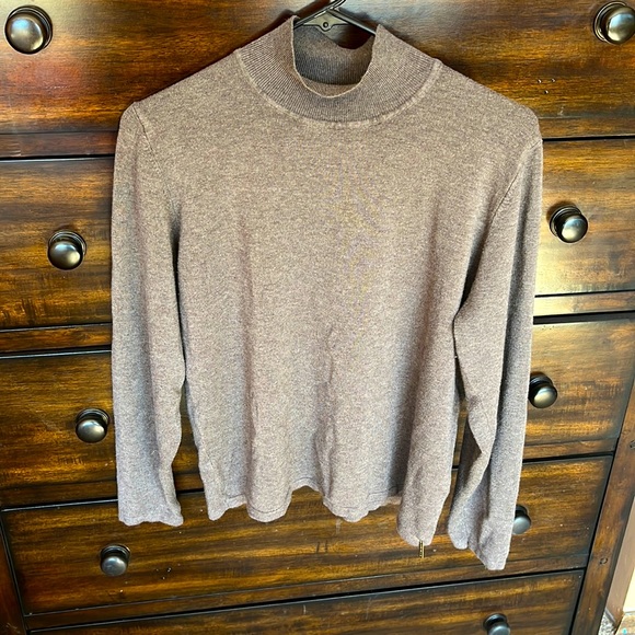 T Tahari Tops - T Tahari Long Sleeve